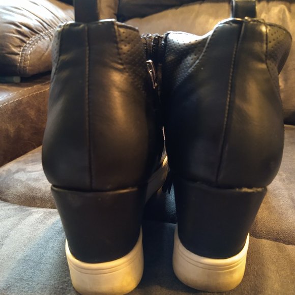 MIA - BLACK WEDGE SNEAKERS - SIZE 9.5 - GOOD CONDITION - Picture 3 of 9